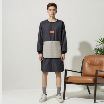 Pregača s rukavima, vodootporna i otporna na ulje; materijal: vodootporna kompozitna tkanina; uzorak: prugasti/mrežasti