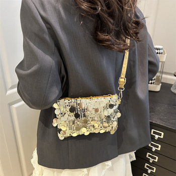 Alkar alatti táska telefonzsebbel, puha ovális forma, cipzáras nyitás, városi minimalista stílus