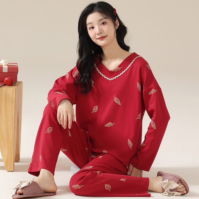 Női pamut pizsama szett hosszú ujjú felsővel és hosszú nadrággal, kerek nyak, 95–100% pamut, anyag-tömege 201–250 g/m²