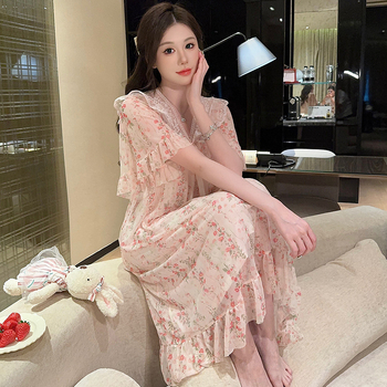 Material plasă; stil Siamese/Fairy; 90–95% poliester; țesătură subțire; decolteu în V