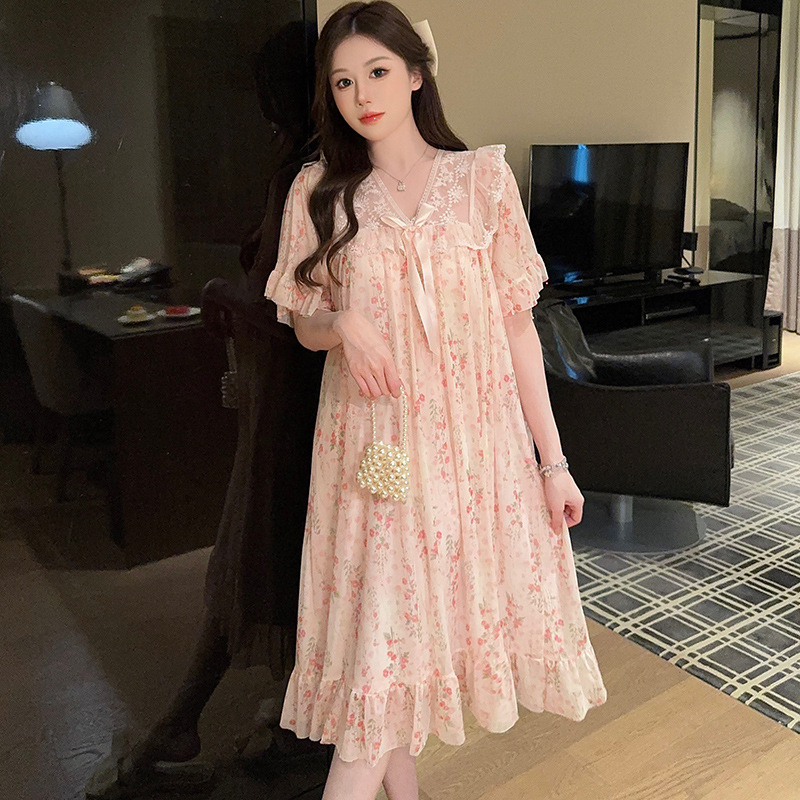 Material plasă; stil Siamese/Fairy; 90–95% poliester; țesătură subțire; decolteu în V