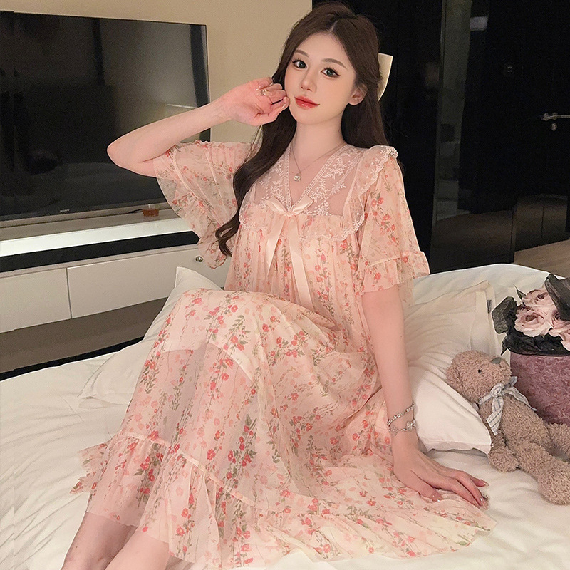 Material plasă; stil Siamese/Fairy; 90–95% poliester; țesătură subțire; decolteu în V