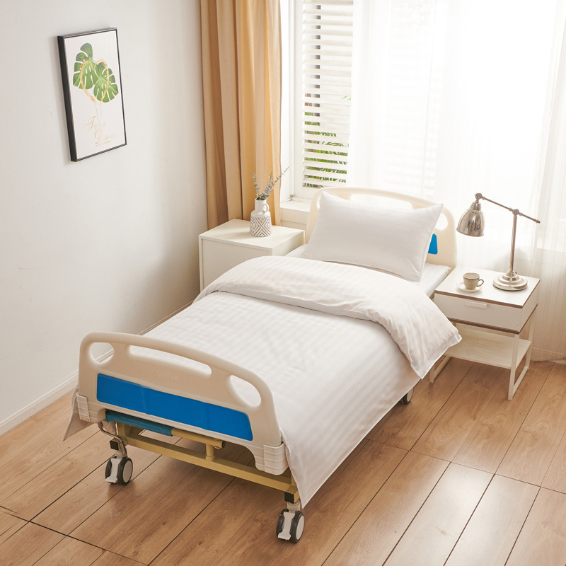 Kórházi ágynemű háromrészes készlet, poliészter-pamut satin, reaktív nyomtatás és festés, GSM 1600, csíkos minta