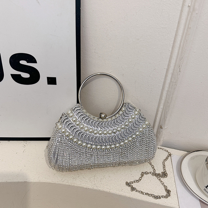 Torba za ramena s resicama, PU materijal, Box Bag stil, unutarnja džep za telefon, zatvaranje kopčom, proljeće 2026