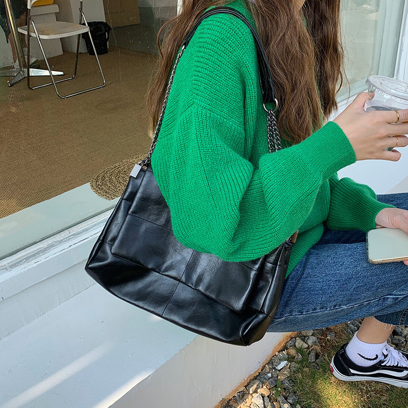 Crossbody torba s lancem, PU materijal, magnetsko zatvaranje, džep sa zipom, vodoravni kvadratnog oblika