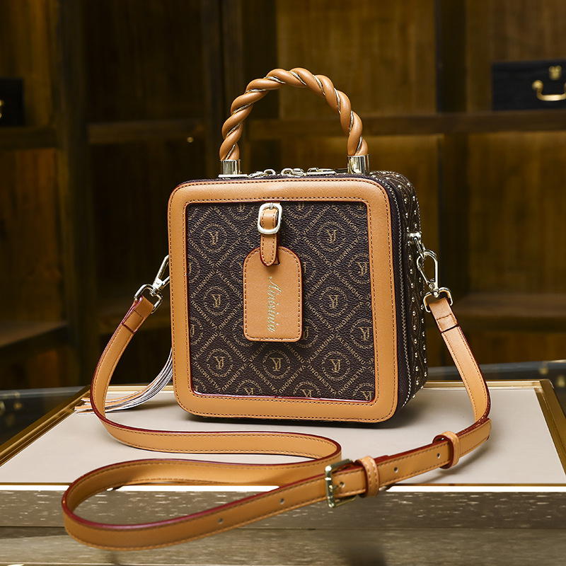 Női PU doboz táska, tote stílus, függőleges négyzet alakú, cipzár, belső nylon bélés, 2025 tavasz