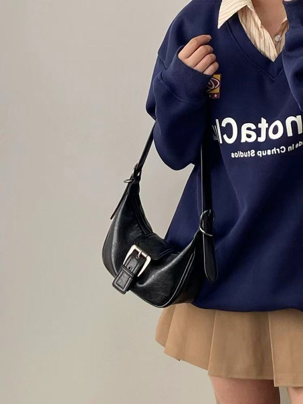 Crossbody torba, dumpling oblik, PU materijal, zatvarač, poliester podstava, dvostruke naramenice