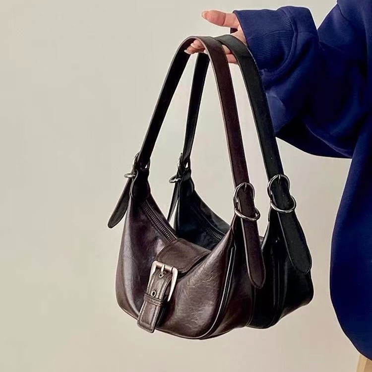Crossbody torba, dumpling oblik, PU materijal, zatvarač, poliester podstava, dvostruke naramenice