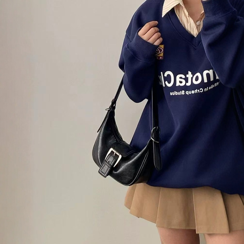 Crossbody torba, dumpling oblik, PU materijal, zatvarač, poliester podstava, dvostruke naramenice