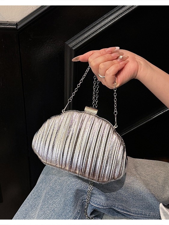 PU kožna večernja clutch torba s lancem, školjkastog oblika, za vjenčanja i zabave (Materijal: PU koža; Oblik: školjka; Zatvaranje: zaključavanje; Unutarnji džepovi: džep za telefon i ID)