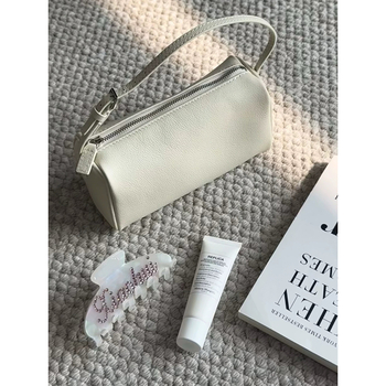 ROW 90s ceruzatáska, cylindrikus formájú PU anyagból, cipzárral és poliészter béléssel, európai–amerikai retro stílus