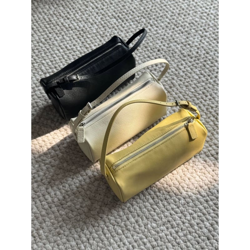 ROW 90s ceruzatáska, cylindrikus formájú PU anyagból, cipzárral és poliészter béléssel, európai–amerikai retro stílus