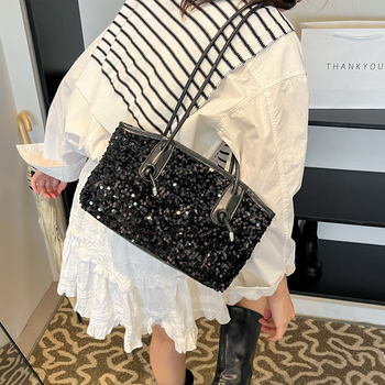 Csillogó válltáska PU anyagból, utcai stílus, horizontálisan négyszögletes forma, cipzáras nyitás, belső zseb a telefon számára, egy vállpánt