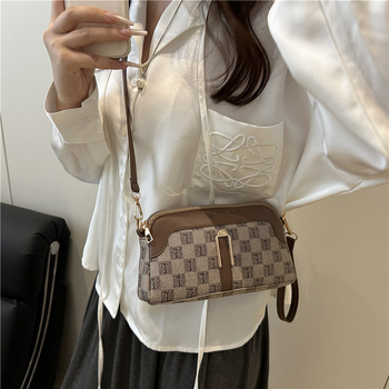 PU-anyagú vállon átvetős crossbody táska, utcai stílus, vízszintes négyzet alak, cipzáras nyitás, belső telefonzseb