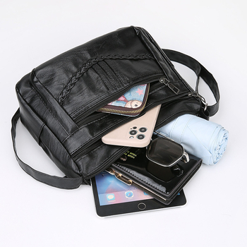 PU bőrhatású válltáska, nagy kapacitású, többszintes kialakítás, cipzáras zárás, belső zseb