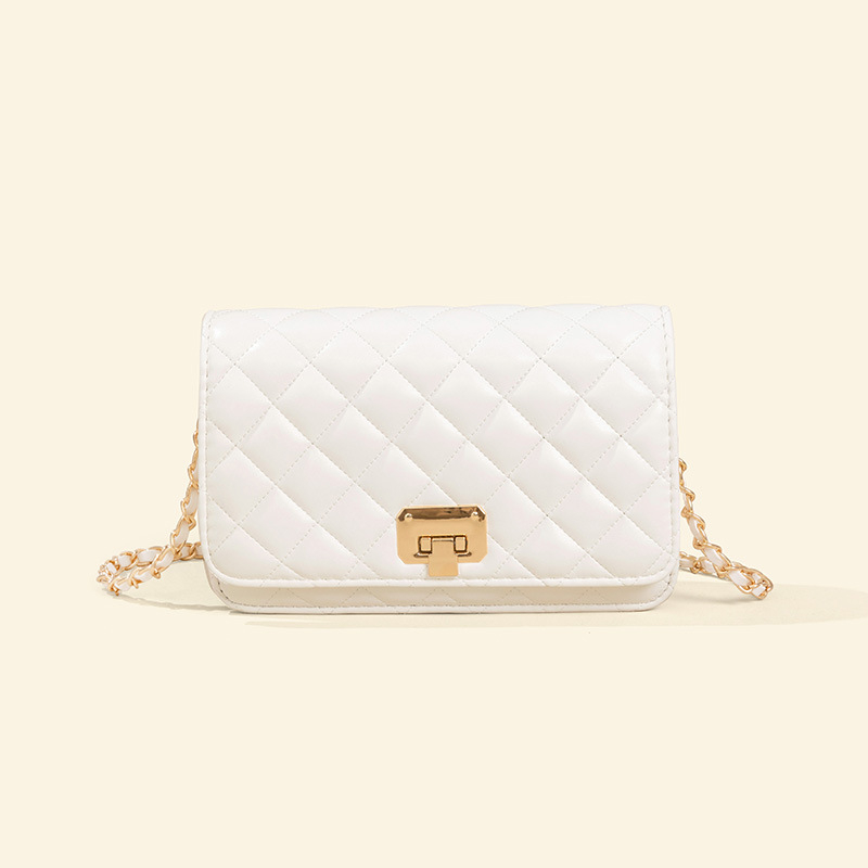 Warwick PU táska — városi egyszerűség, vízszintes négyszög alak, nyitás: latch, egy vállpánt