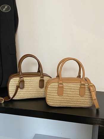 Szövött PU kézitáska három vállpánttal, vízszintes négyzet alakú, cipzáros nyitású, poliészter bélés, belső cipzáros zseb és telefon zseb, nyár 2025 megjelenés