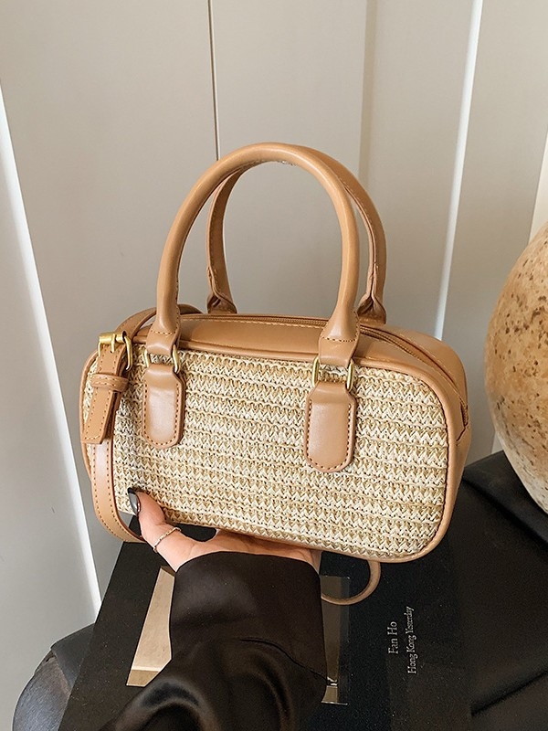 Szövött PU kézitáska három vállpánttal, vízszintes négyzet alakú, cipzáros nyitású, poliészter bélés, belső cipzáros zseb és telefon zseb, nyár 2025 megjelenés