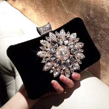 Mini bársony estélyi táska napraforgó motívummal és strasszokkal, PU bélés, téglalap alakú, kampó nyitású, telefonzsebbel