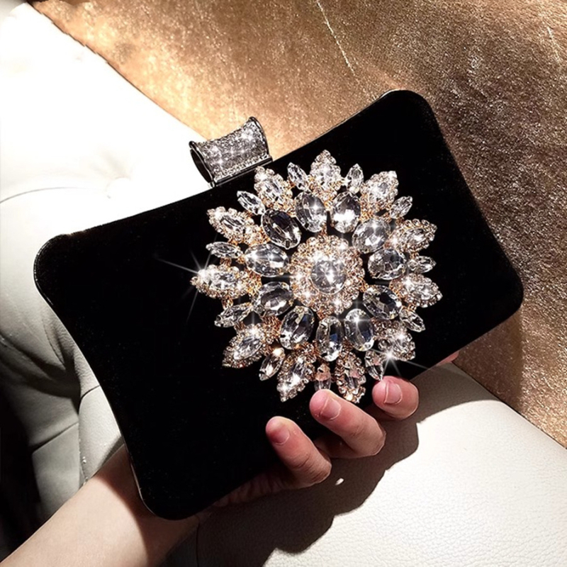 Mini bársony estélyi táska napraforgó motívummal és strasszokkal, PU bélés, téglalap alakú, kampó nyitású, telefonzsebbel