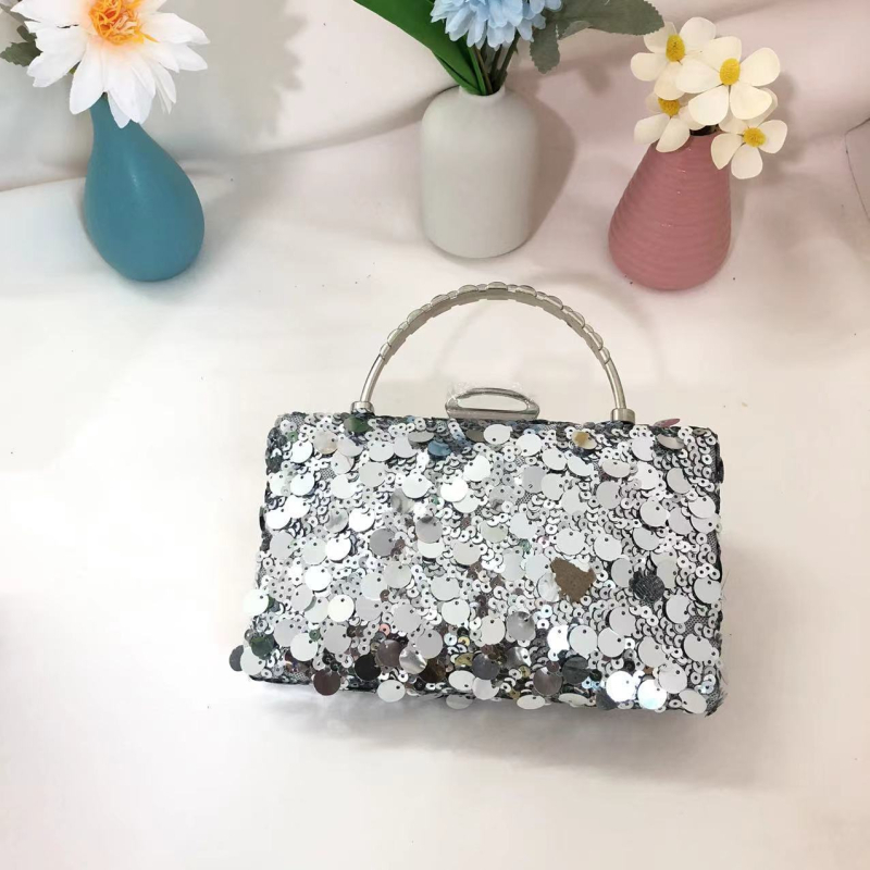 PVC večernja clutch torba, horizontalnog kvadratnog oblika s poklopcem, tvrda konstrukcija, magnetsko zatvaranje, unutarnja pretinica za telefon, podstava poliester-pamuk, street trendy stil, ljeto 2024