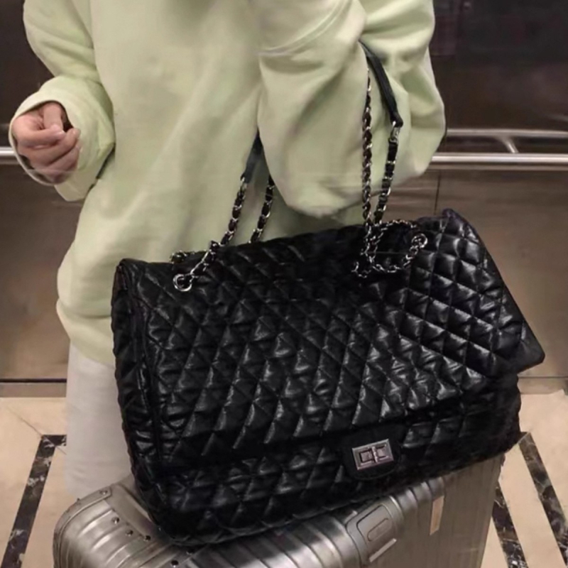 Nagy kapacitású kézitáska gyémánt mintás lánccal, PU anyag, horizontális négyszög alakú