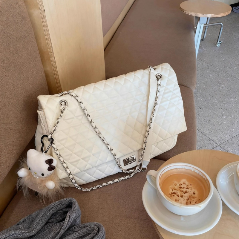 Nagy kapacitású kézitáska gyémánt mintás lánccal, PU anyag, horizontális négyszög alakú