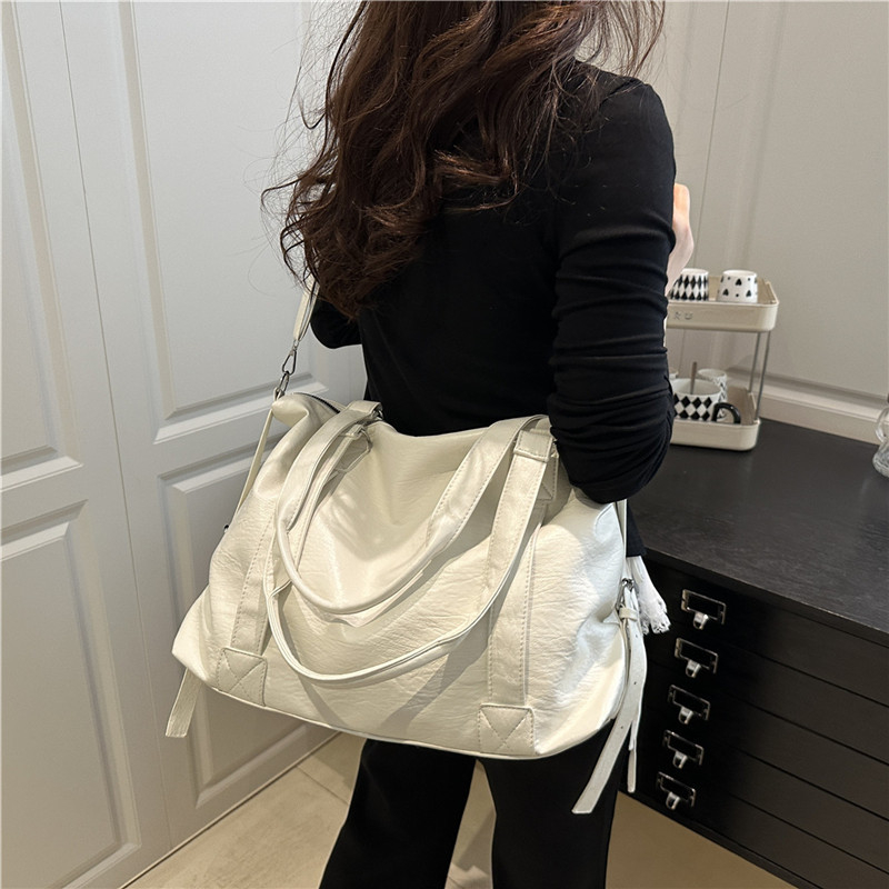 Utazó tote táska - PU anyag, városi minimalist stílus, vízszintes négyszög alak, cipzáras nyitás, belső nylon bélés