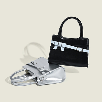 Kvadratna crossbody torba s mašnicom (PU materijal; ulični stil; zatvarač; unutarnja struktura: džep sa zatvaračem, džep za mobitel, džep za osobnu iskaznicu)