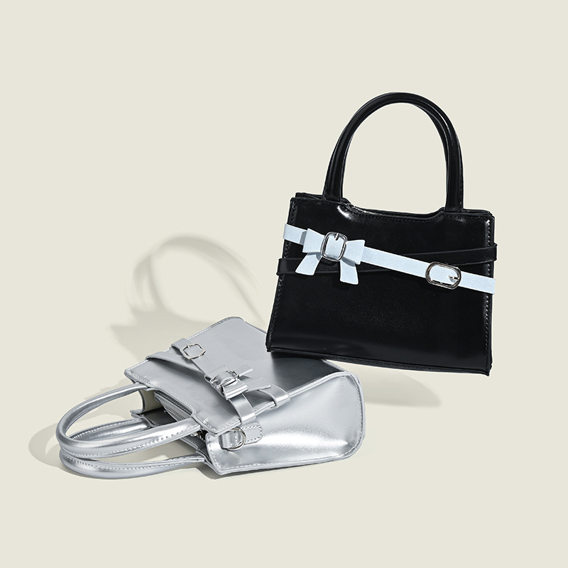 Kvadratna crossbody torba s mašnicom (PU materijal; ulični stil; zatvarač; unutarnja struktura: džep sa zatvaračem, džep za mobitel, džep za osobnu iskaznicu)