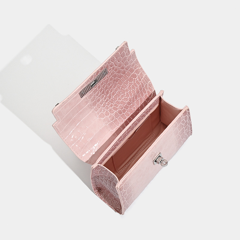 Koreai stílusú PU krokodilmintás női oldaltáska fedővel, vízszintes négyzetes forma, telefonrekesz