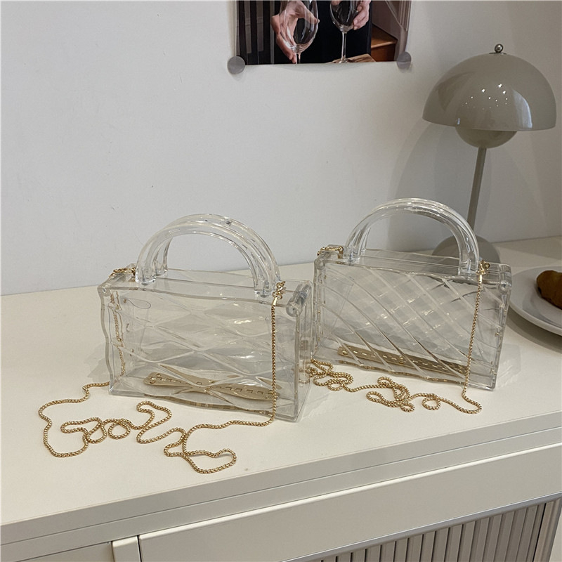 Prozirna PVC torbica za nošenje preko ramena s lancem, vodoravni kvadratni oblik, zaključavanje bravom, unutarnji pretinci za telefon i osobnu iskaznicu