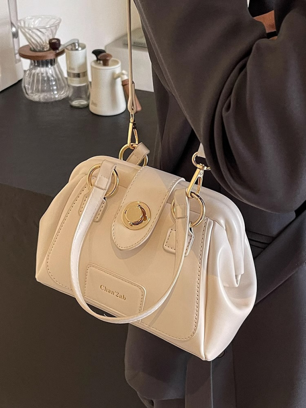 PU bucket torbica, street style, pravokutnog oblika, zatvarač s latch mehanizmom, poliester podstava, džep za telefon, jedna naramenica, za svakodnevnu upotrebu