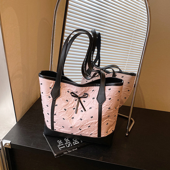 Ženska torbica preko ramena Tote – gradska jednostavnost, PU materijal, horizontalni kvadratni oblik, zatvarač, poliester podstava (gradska jednostavnost; PU materijal; horizontalni kvadratni oblik; zatvarač; poliester podstava)