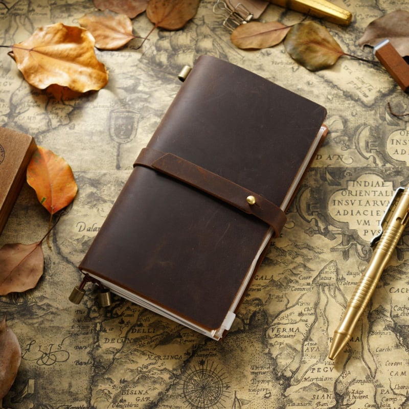 Caiet de notițe cu copertă din piele, legare manuală, hârtie Dawlin/Kraft, 100–200 pagini, 350 g, model Tn104