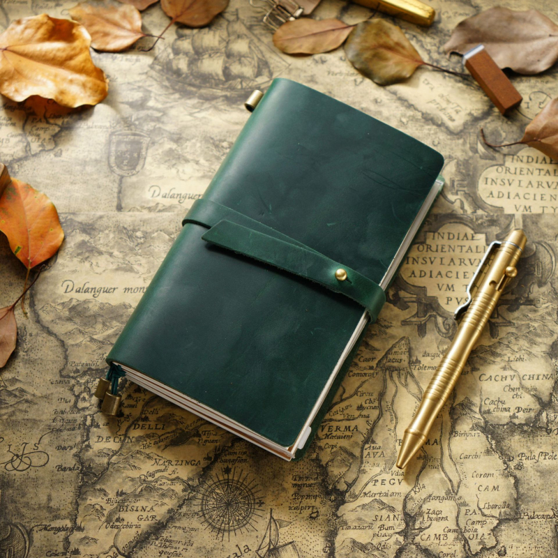 Caiet de notițe cu copertă din piele, legare manuală, hârtie Dawlin/Kraft, 100–200 pagini, 350 g, model Tn104