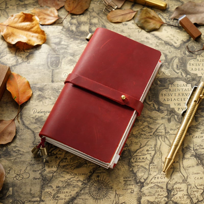 Caiet de notițe cu copertă din piele, legare manuală, hârtie Dawlin/Kraft, 100–200 pagini, 350 g, model Tn104