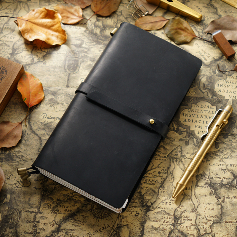 Caiet de notițe cu copertă din piele, legare manuală, hârtie Dawlin/Kraft, 100–200 pagini, 350 g, model Tn104