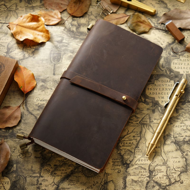 Caiet de notițe cu copertă din piele, legare manuală, hârtie Dawlin/Kraft, 100–200 pagini, 350 g, model Tn104