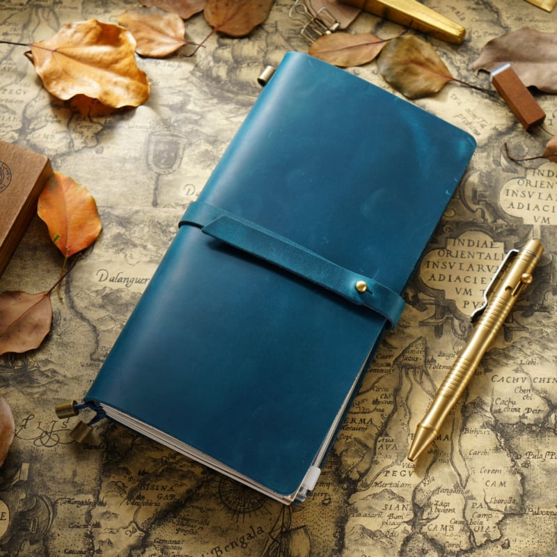 Caiet de notițe cu copertă din piele, legare manuală, hârtie Dawlin/Kraft, 100–200 pagini, 350 g, model Tn104