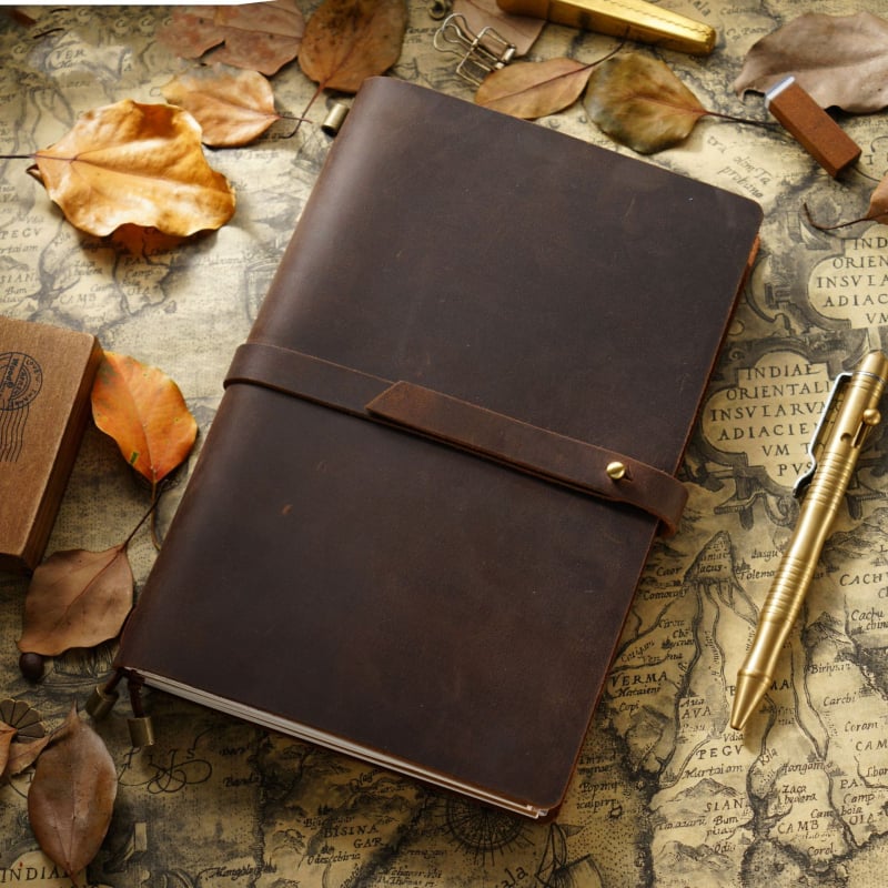 Caiet de notițe cu copertă din piele, legare manuală, hârtie Dawlin/Kraft, 100–200 pagini, 350 g, model Tn104