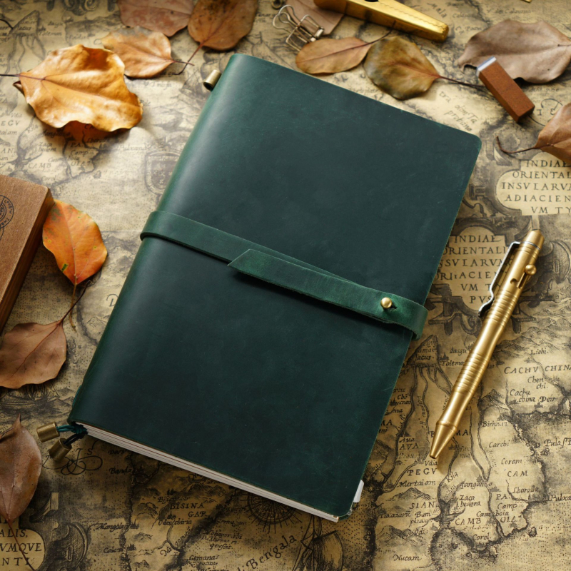 Caiet de notițe cu copertă din piele, legare manuală, hârtie Dawlin/Kraft, 100–200 pagini, 350 g, model Tn104