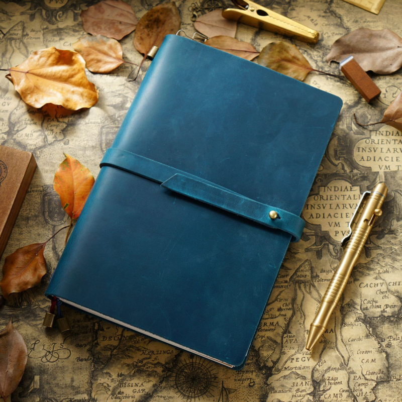 Caiet de notițe cu copertă din piele, legare manuală, hârtie Dawlin/Kraft, 100–200 pagini, 350 g, model Tn104