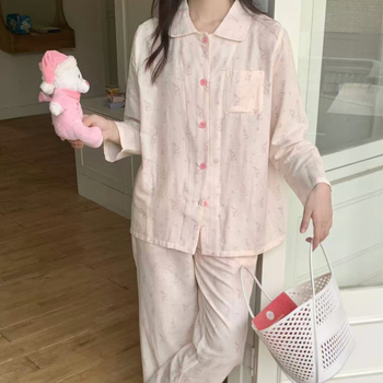 100% pamutból készült kettős réteg géz pizsama szett, egyszerű, hétköznapi stílus, hosszú ujjú felső és hosszú nadrág, négyszögletes gallér, mind a négy évszakra