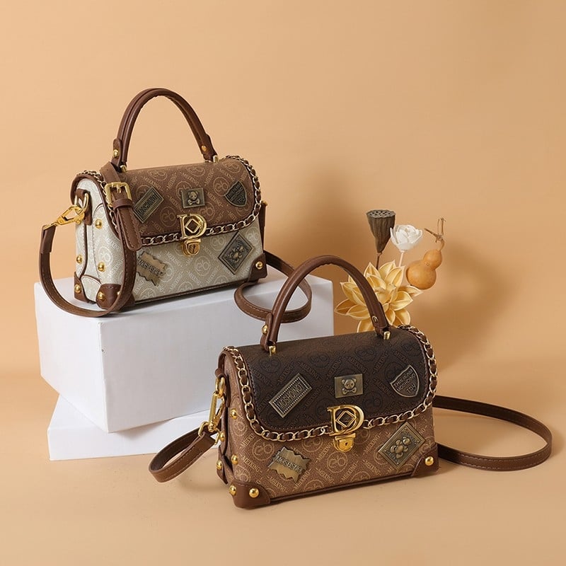 Crossbody torbica od PU, horizontalni kvadratni oblik, otvaranje poklopcem, poliester podstava, unutarnja džep sa zip zatvaračem