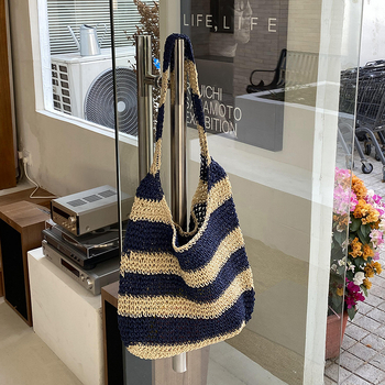 Ženska papirnata tote torba, urbani minimalistički stil, ljeto 2025, uspravni kvadratni oblik, magnetska kopča, poliesterska podstava, unutarnje džepove za telefon i identifikacijsku karticu