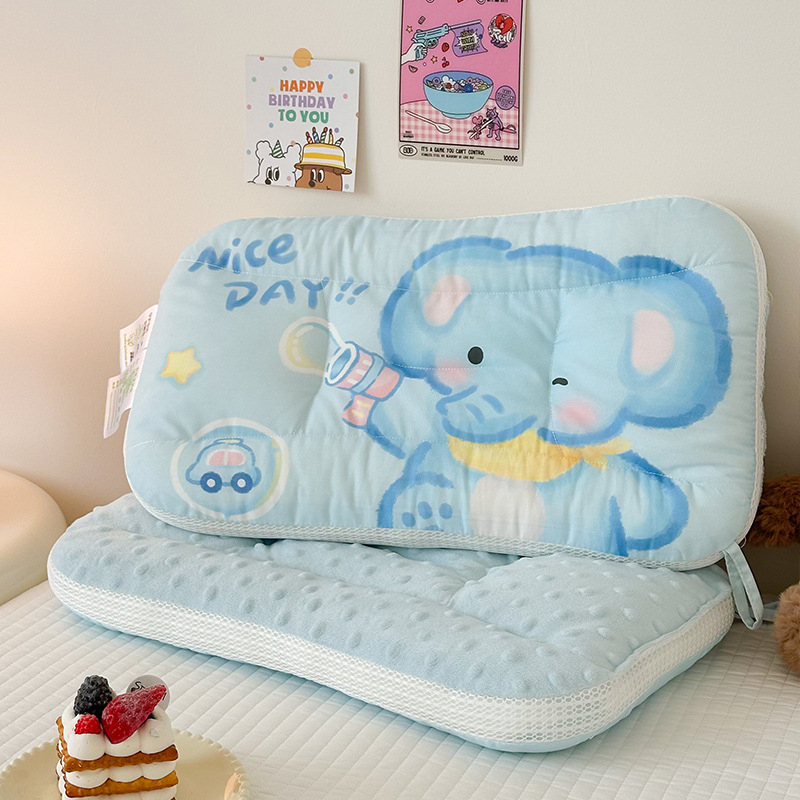 Παιδικό ορθογώνιο μαξιλάρι από 100% βαμβάκι; ύψος 5,1–10 εκ; βάρος 0,5–1,0 kg; γέμισμα: 100% ινών πολυεστέρα; ύφασμα: 100% βαμβάκι.