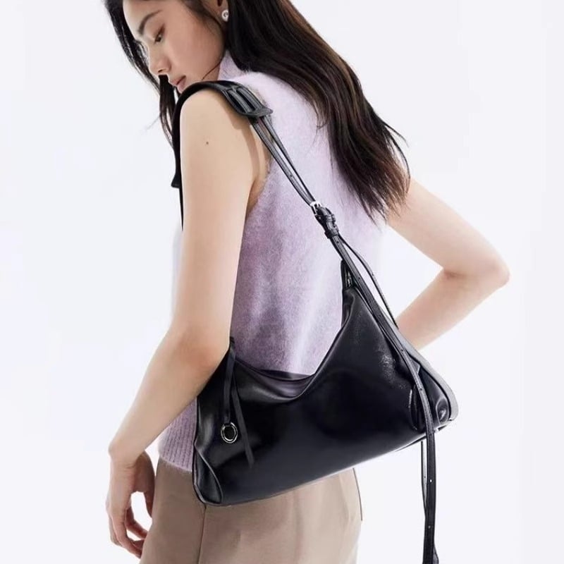 Donut Hobo Underarm táska valódi bőrből — vízszintes négyszögletes forma, cipzáras záródás, egypántos váll-crossbody