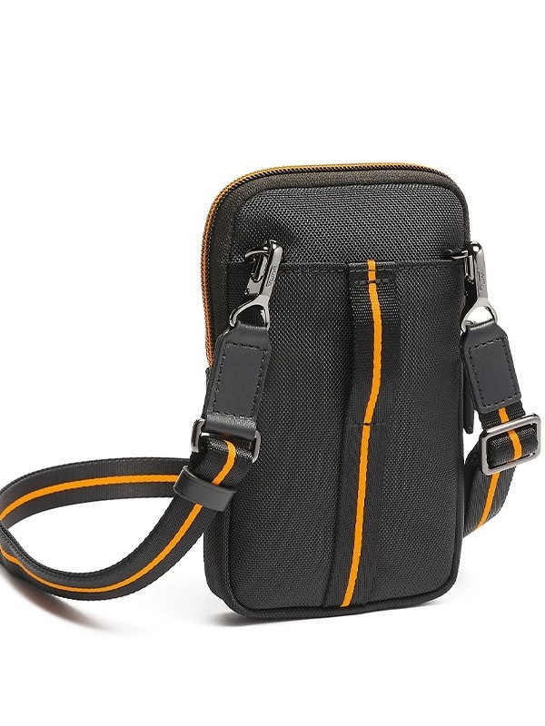 Nylon messenger táska vállra, rekesz a telefon számára, cipzáras nyitás, függőleges téglalap forma, uniszex