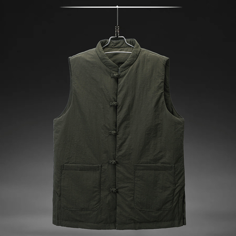 Етническа пухена жилетка с поло яка, съдържание на пух 91–95%, пълнеж 80